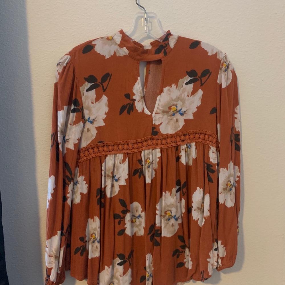 Altar’d State keyhole burnt orange blouse